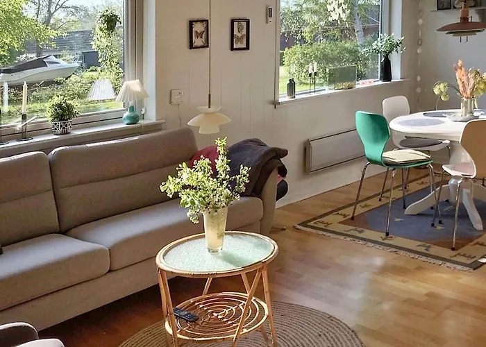 5 Person In Vinderup-by Traum * Vinderup